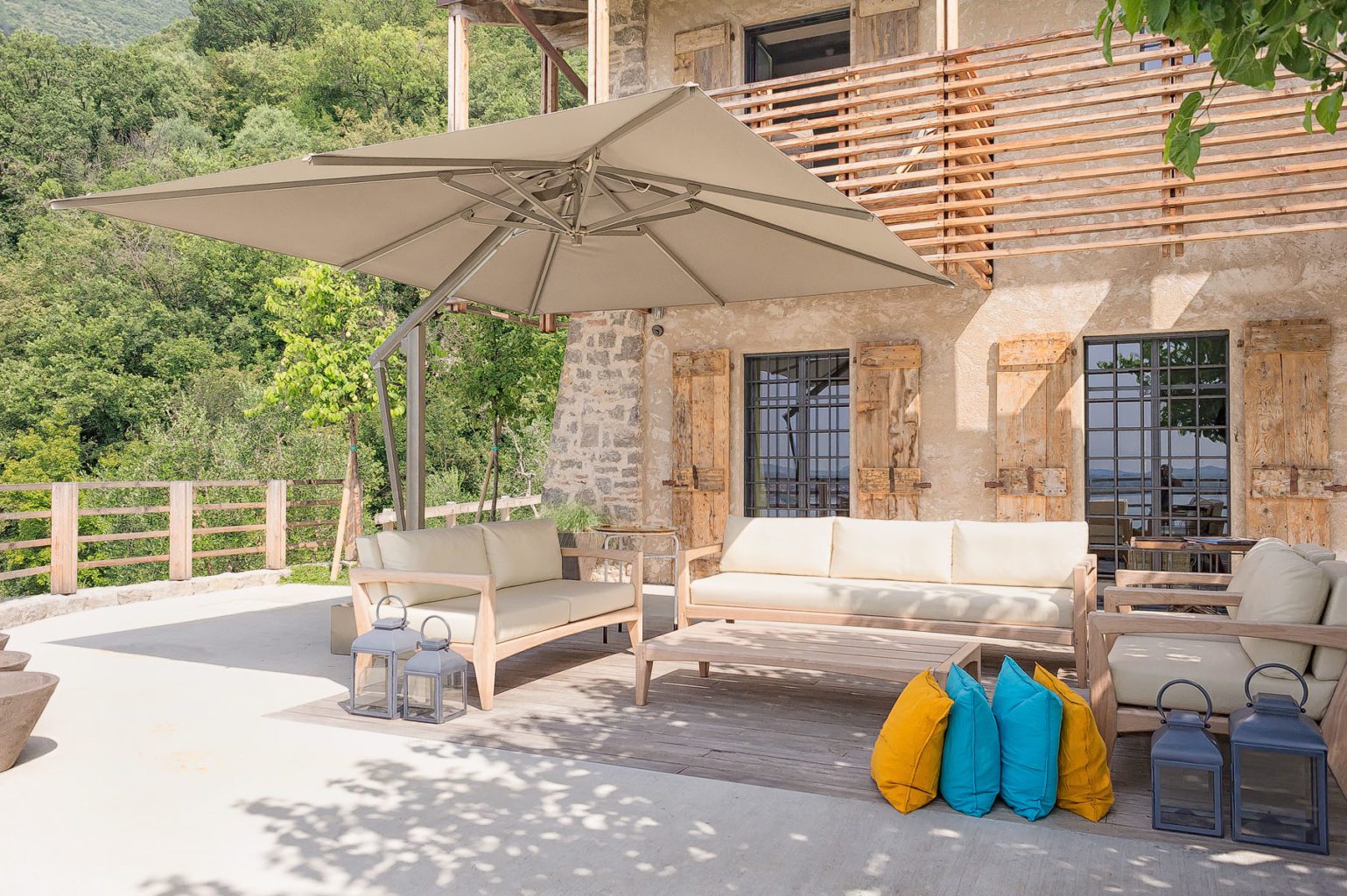 Outdoor patio umbrellas