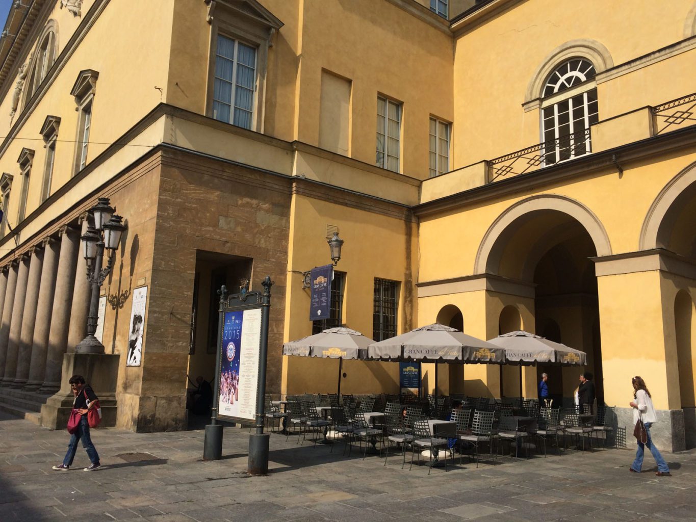 commercial patio umbrella cafe