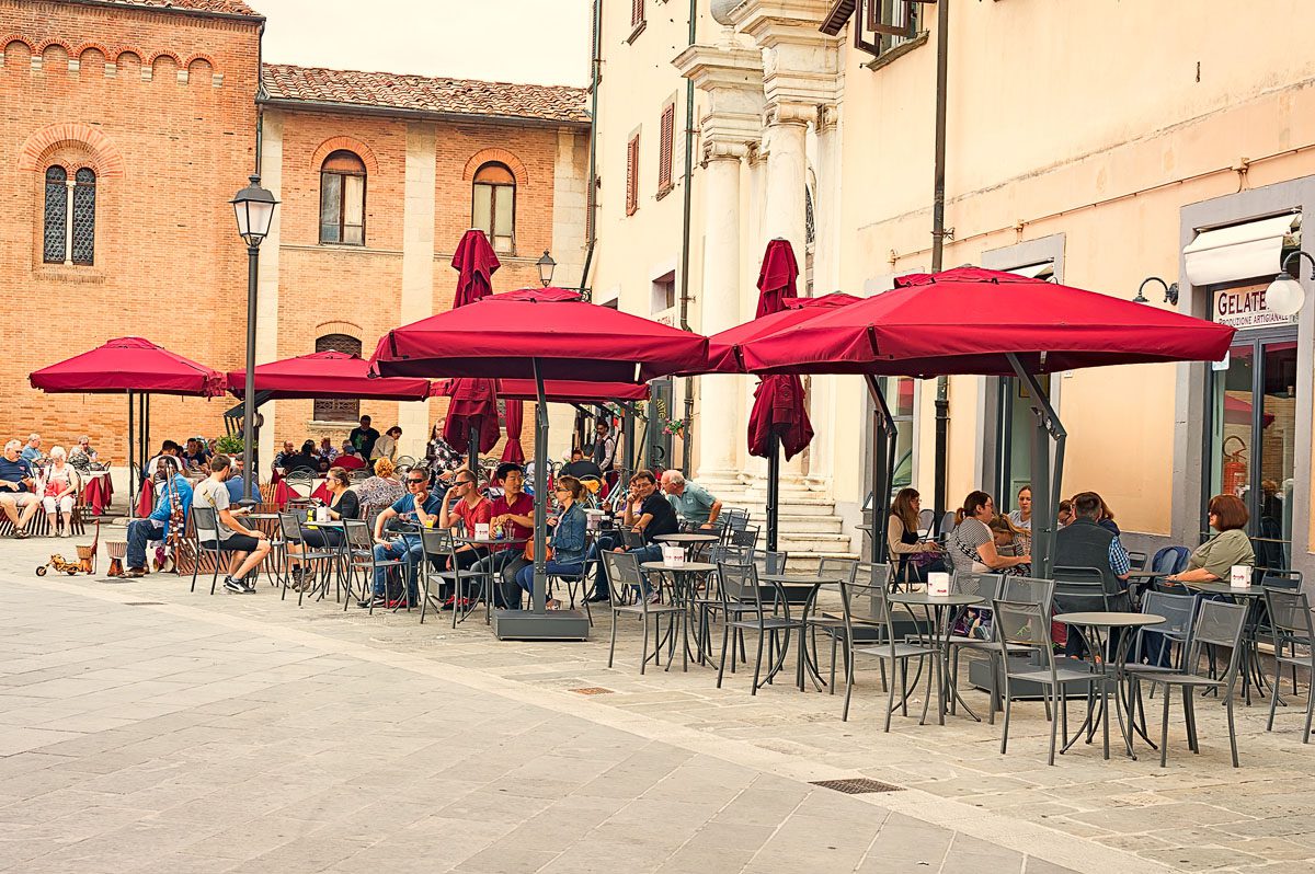 Outdoor Dining Patio Umbrellas