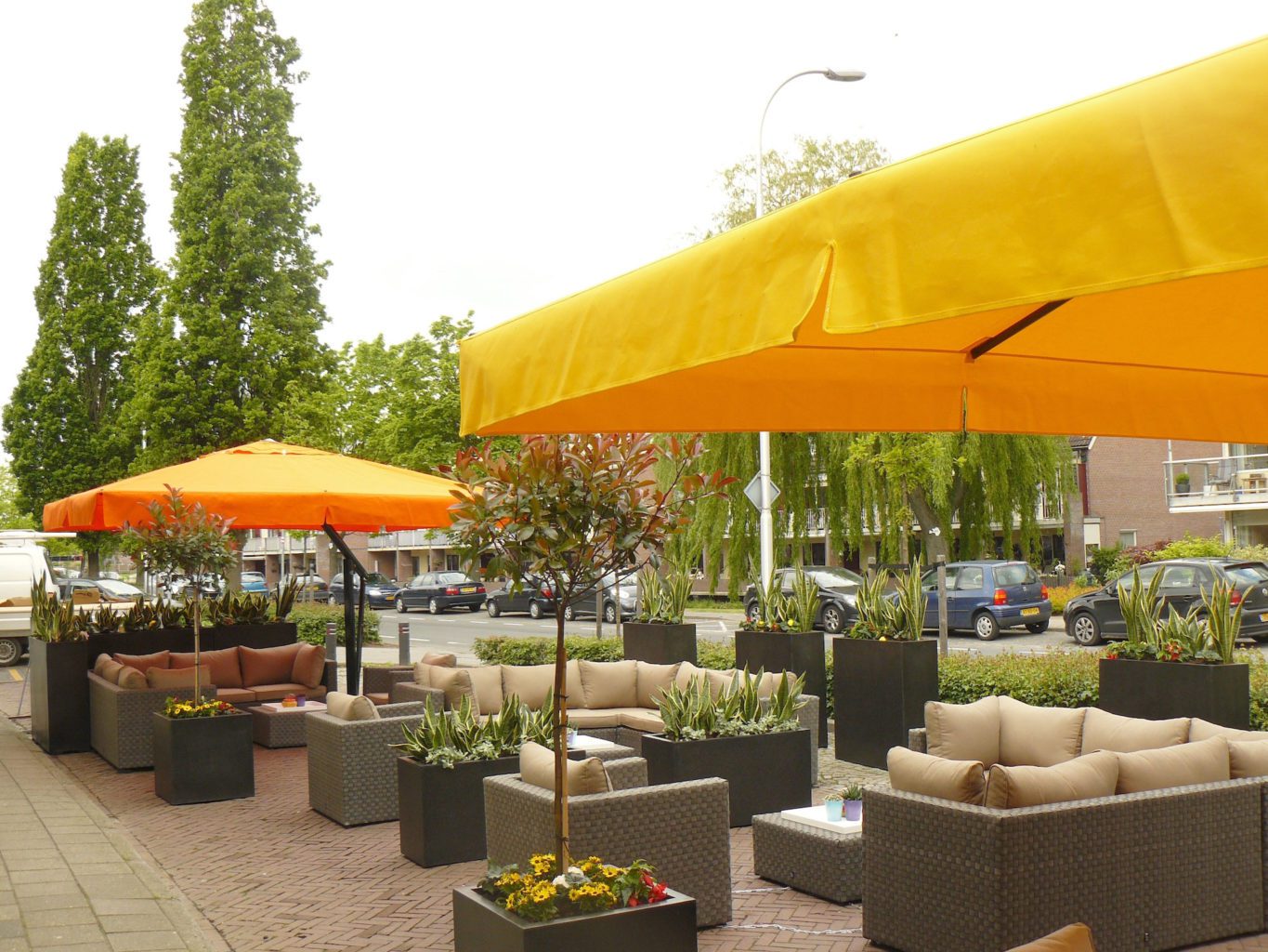 Poggessi USA outdoor restaurant umbrellas