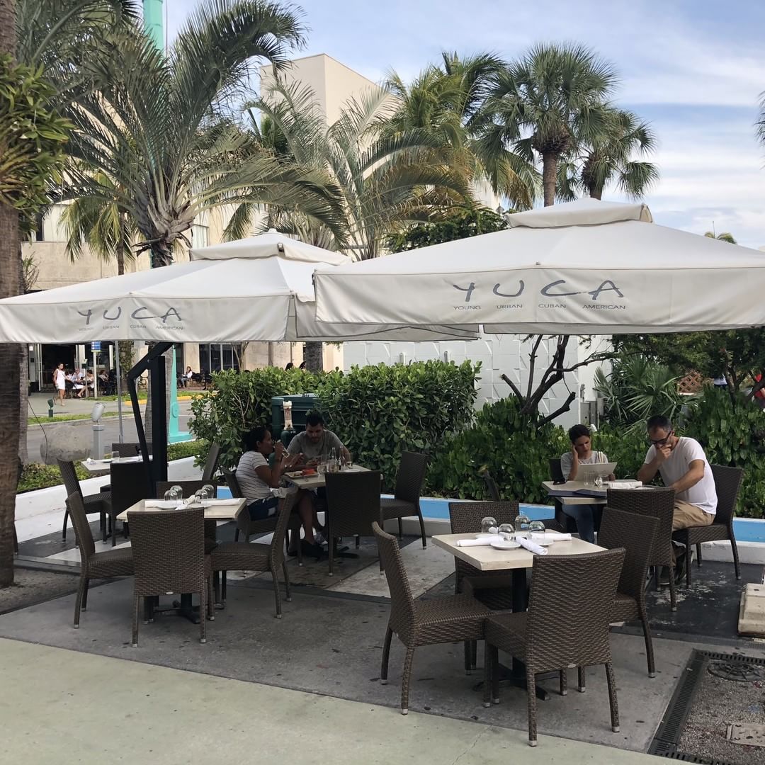 custom restaurant umbrellas
