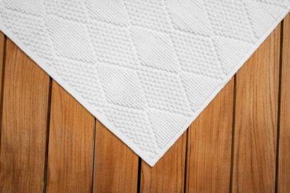 Luxurious Abbraccio Collection bathrug in contemporary design, adding