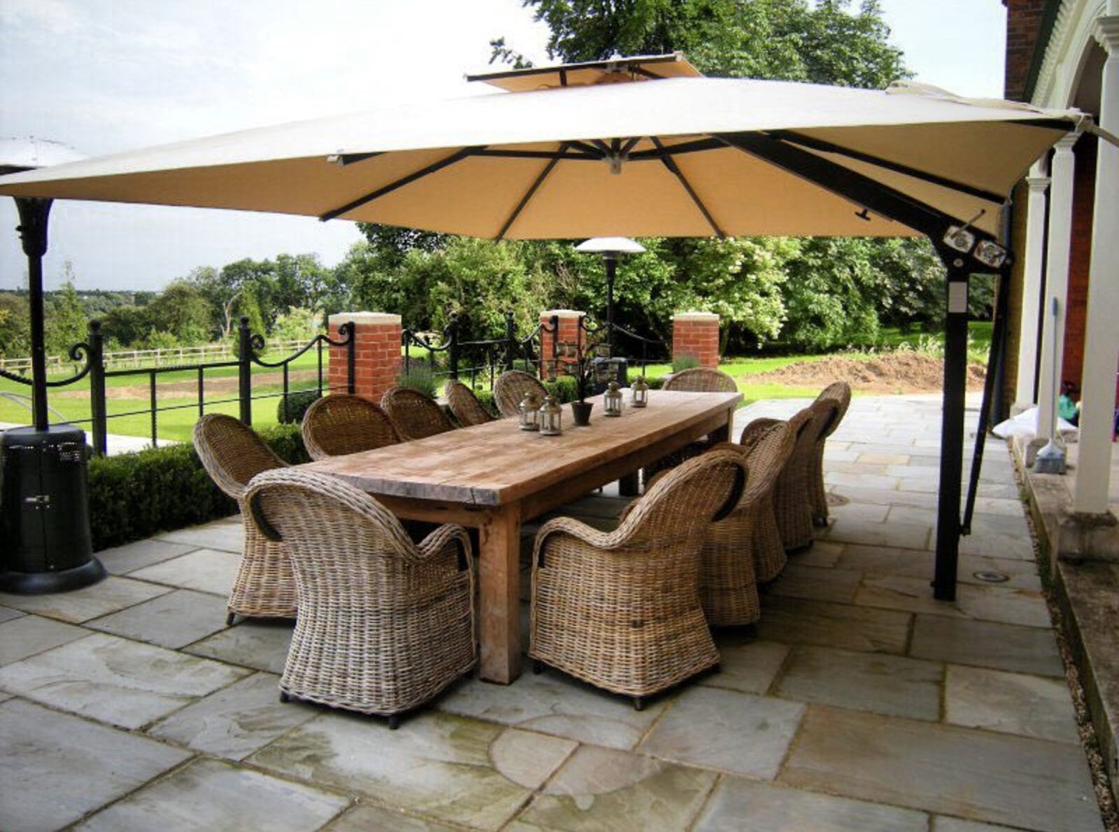 How To Keep Your Patio Umbrella From Blowing Away - Poggesi® USA